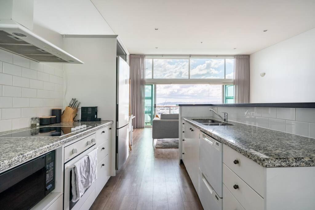 Spacious Penthouse With Spectacular Harbour Views! Auckland Exterior photo